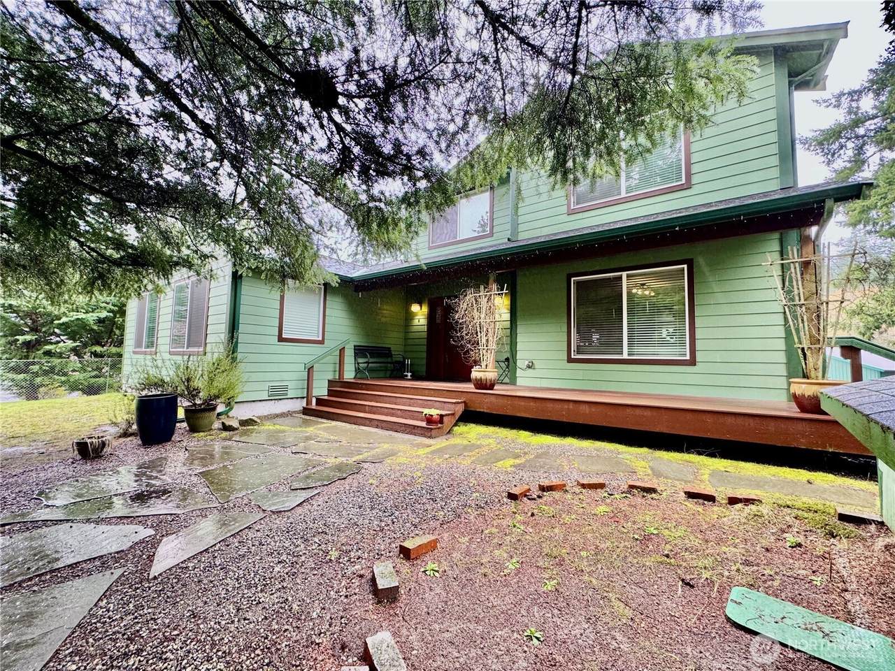 13818 Glenwood Road - Photo 1