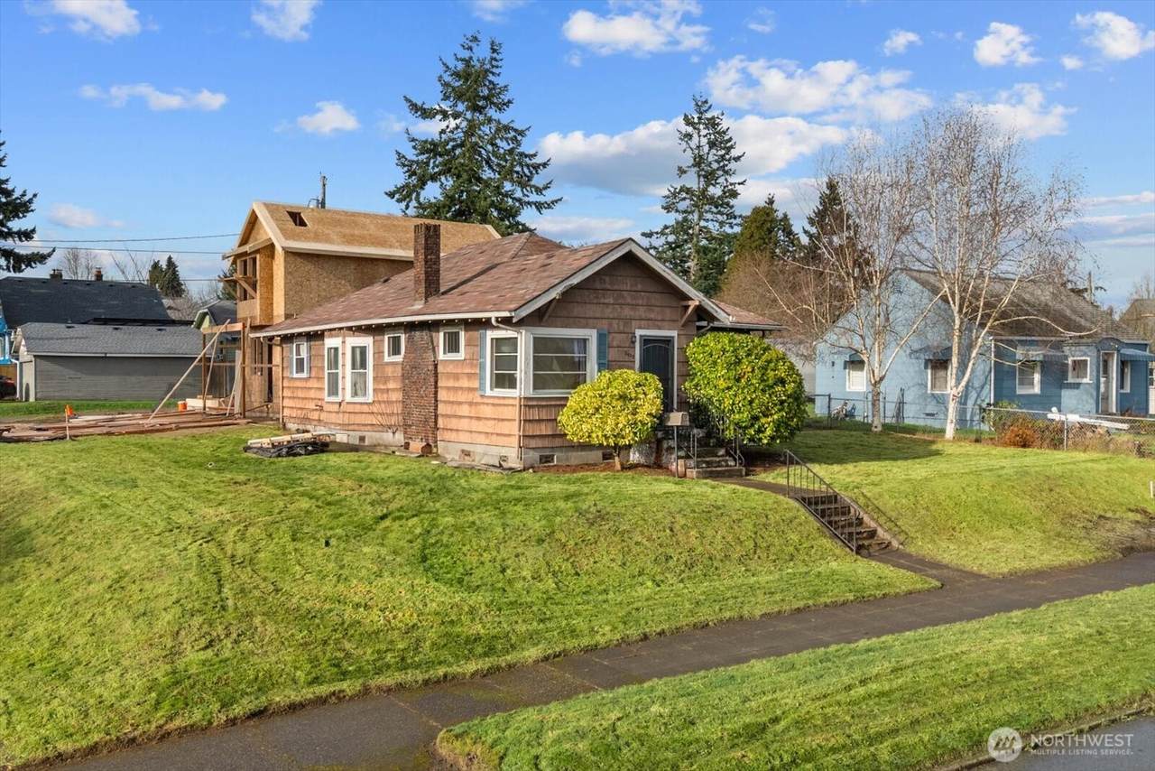 2432 Pine Street - Photo 1