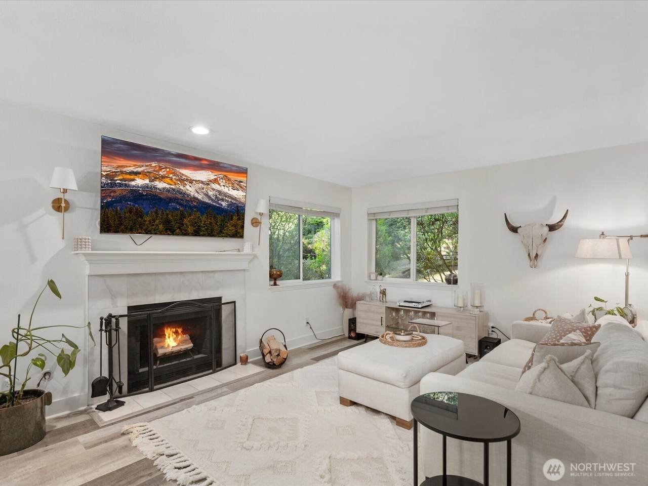 455 Newport Way - Photo 1