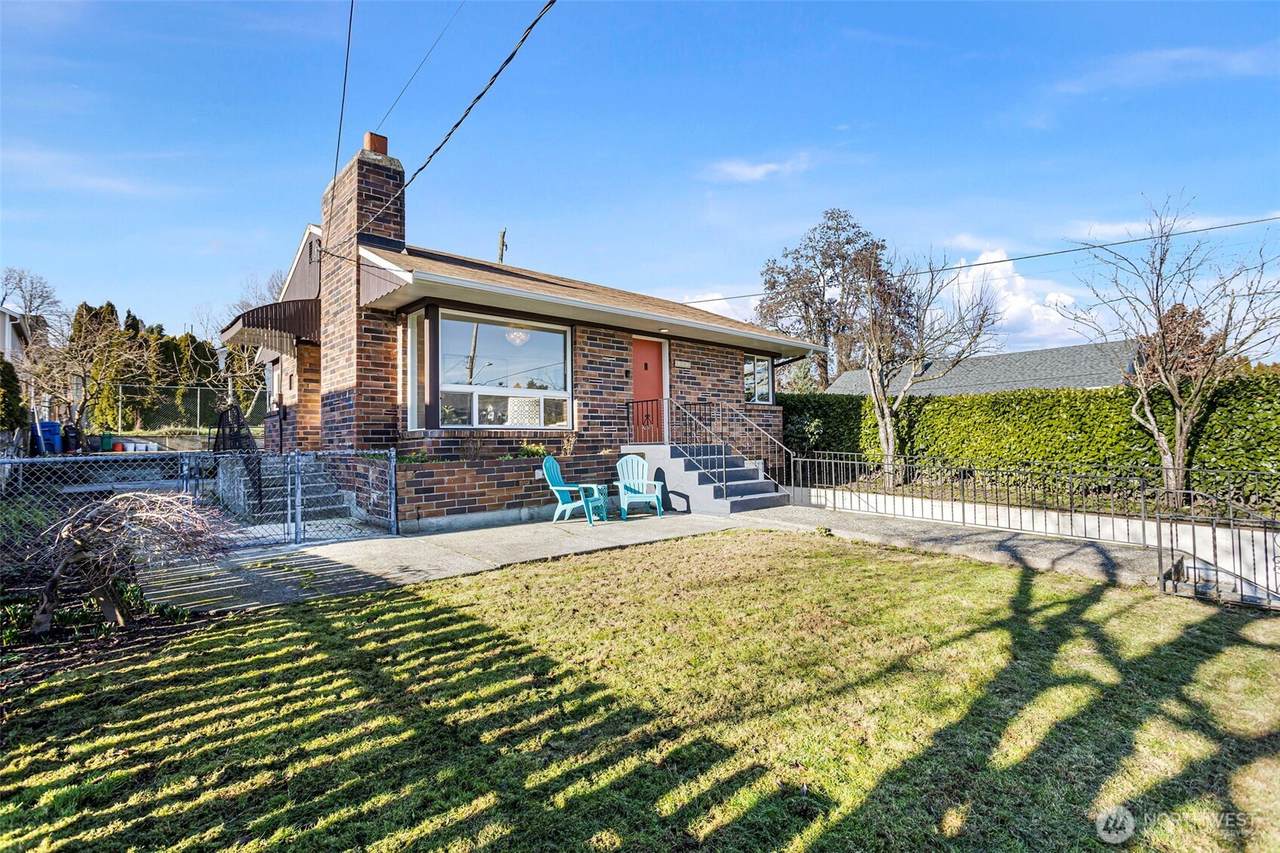 5503 33rd Avenue - Photo 1