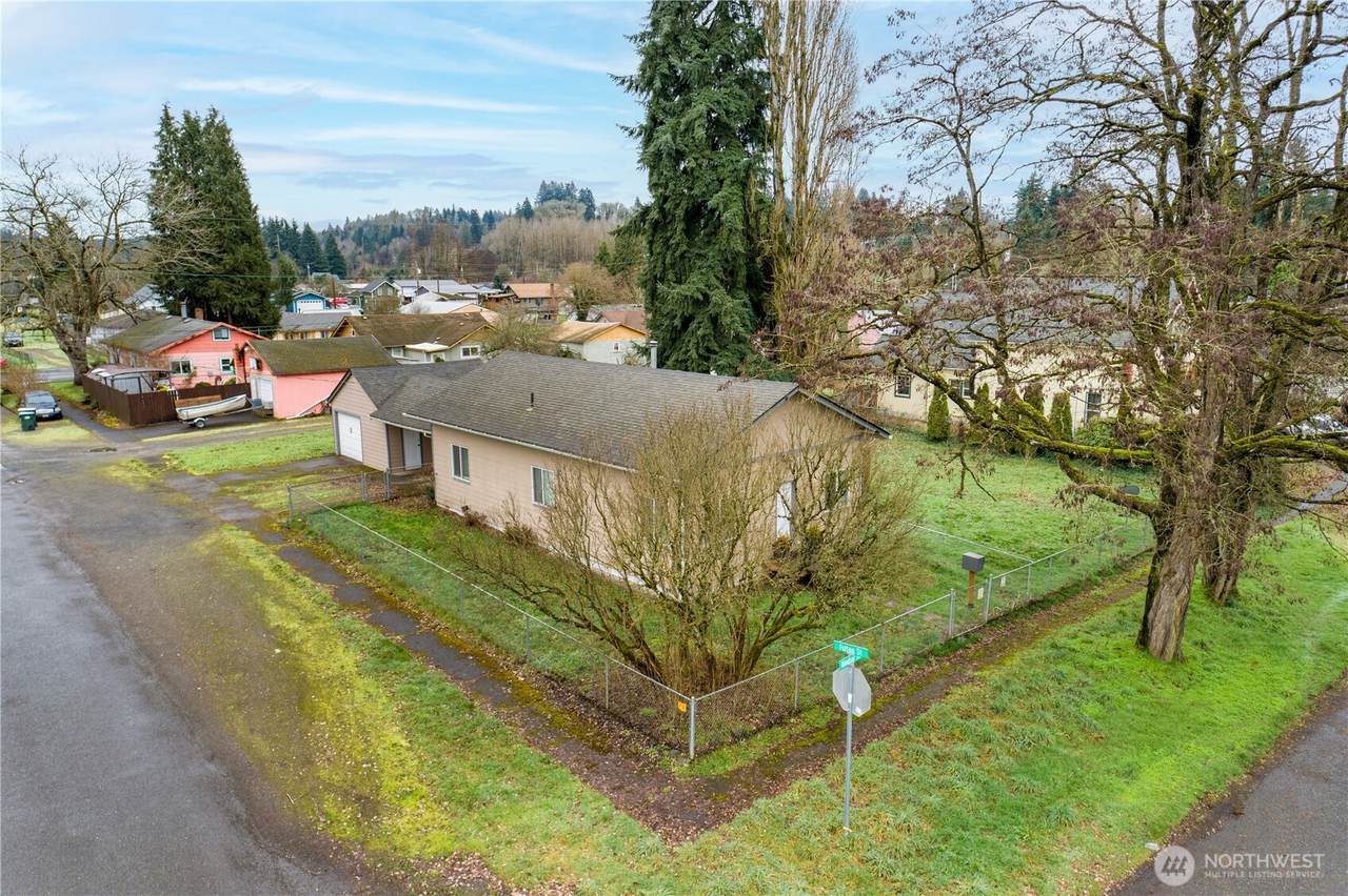 1330 Windsor Avenue - Photo 1