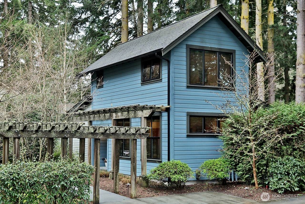 313 Edgecliff Drive - Photo 1