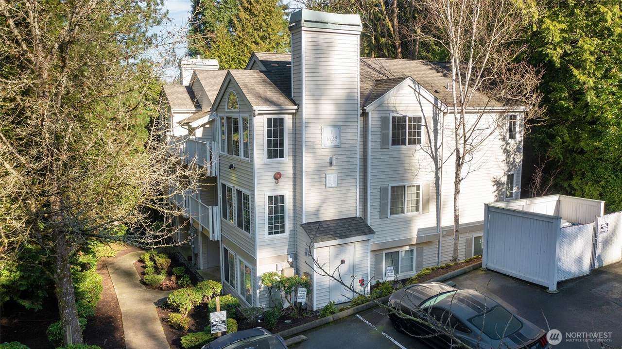 1628 118th Avenue - Photo 1