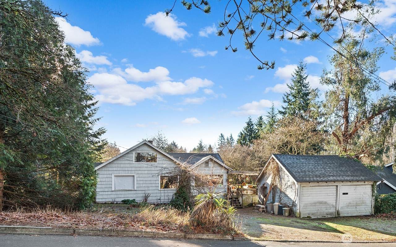5721 108th Avenue - Photo 1