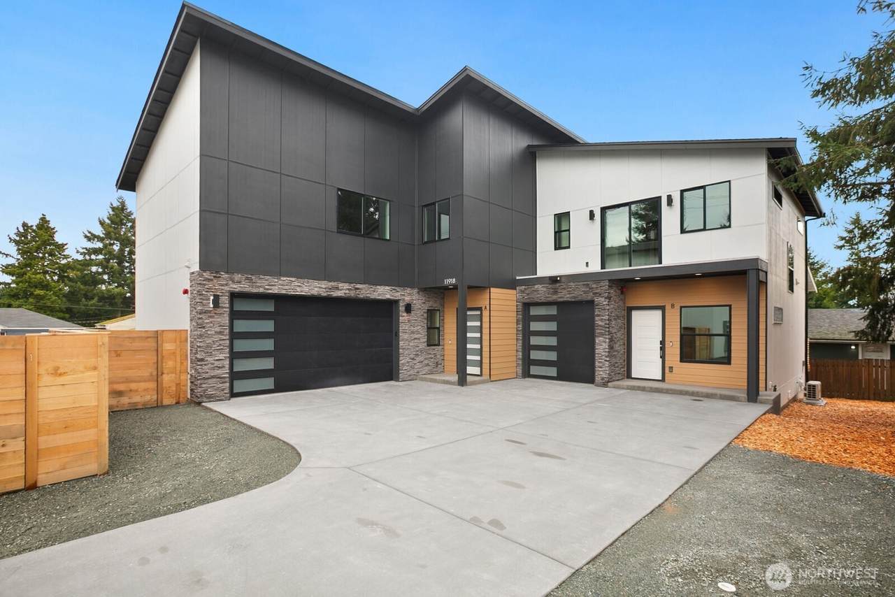 11918 4th Avenue - Photo 1