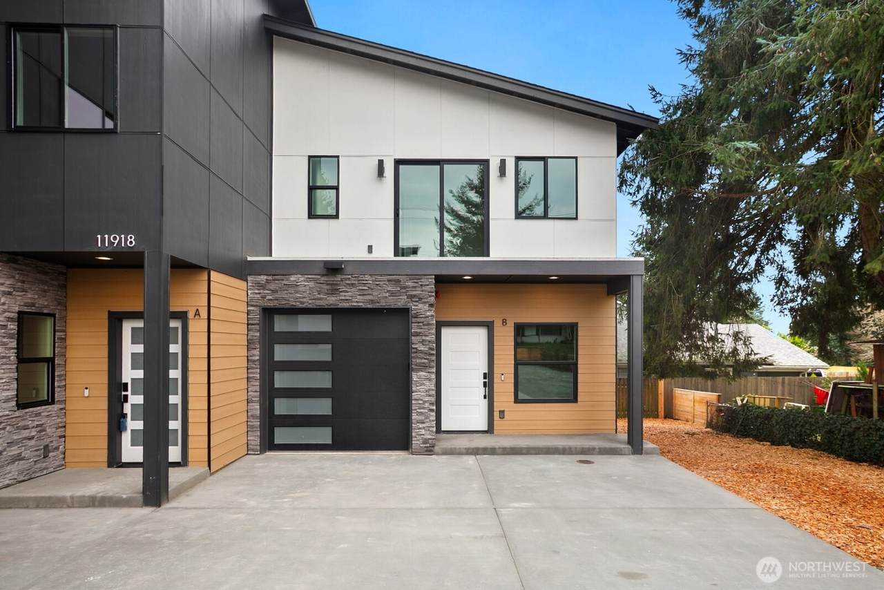 11918 4th Avenue - Photo 1