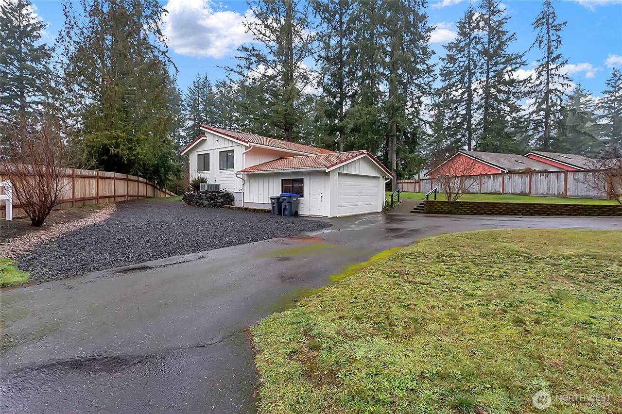 160 Lakeland Way - Photo 1
