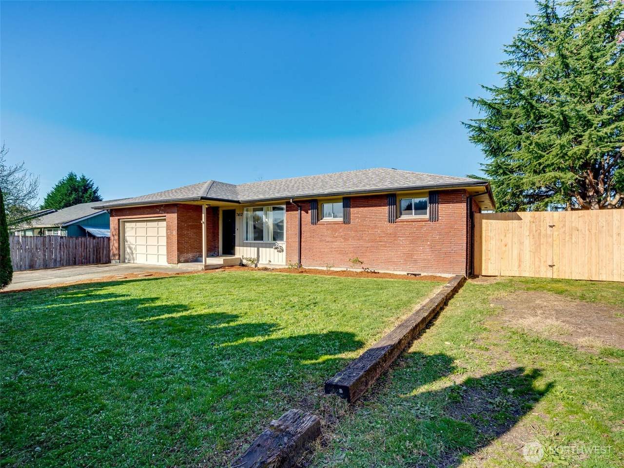 7412 121 Court - Photo 1
