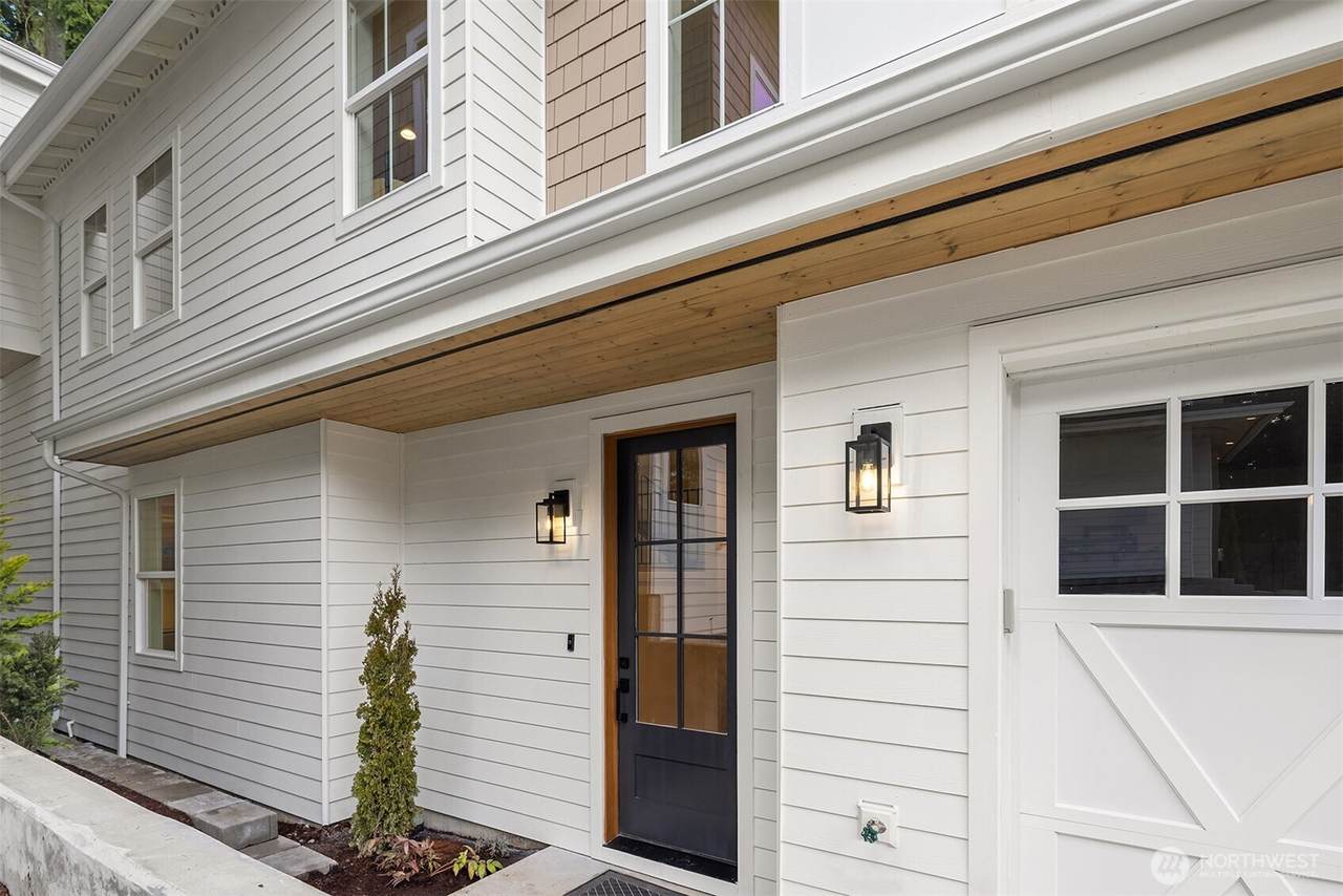 11814 103rd Place - Photo 1