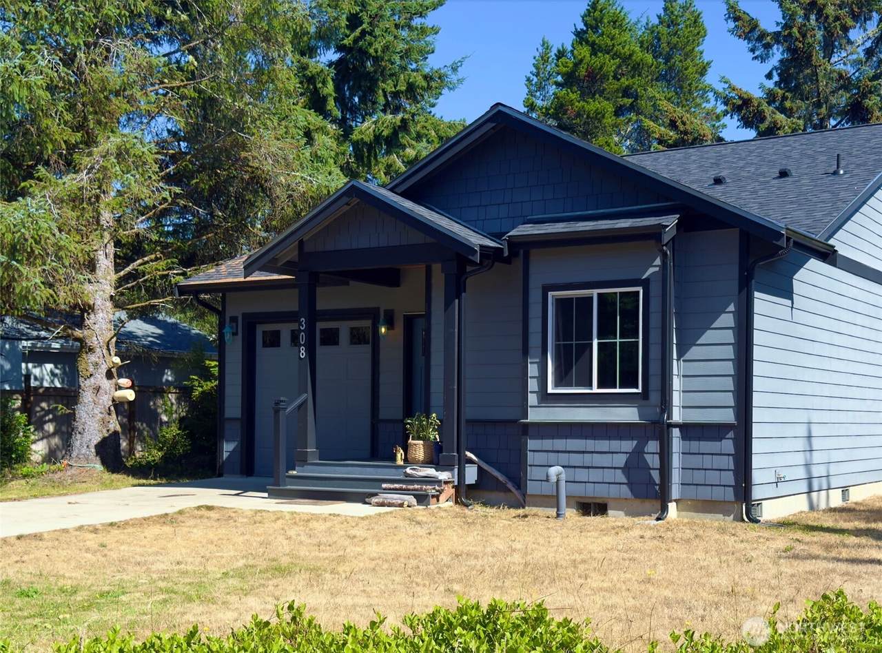 308 Mizzen Avenue - Photo 1