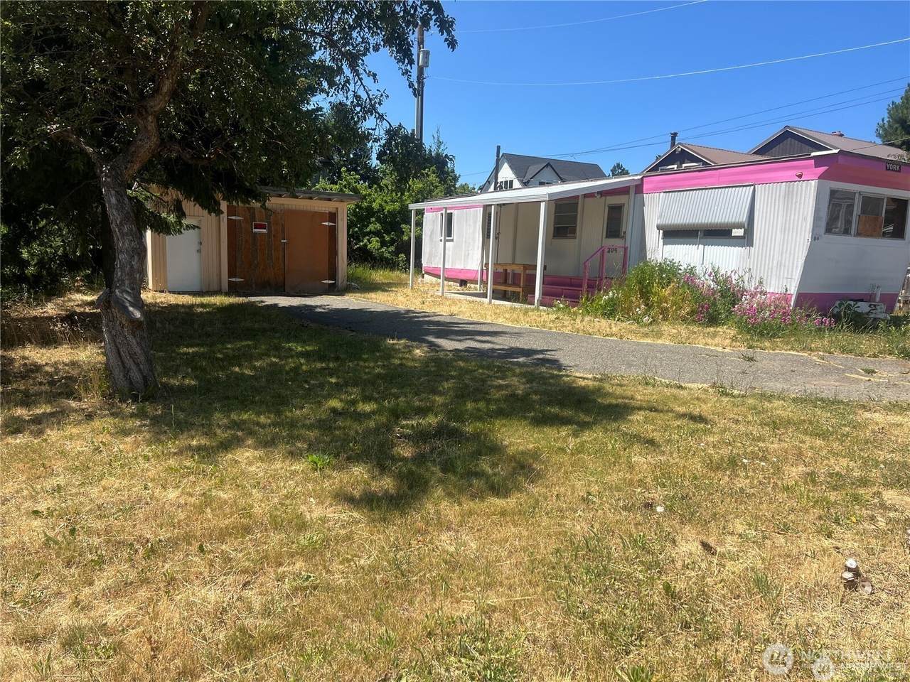 204 1st Street - Photo 1