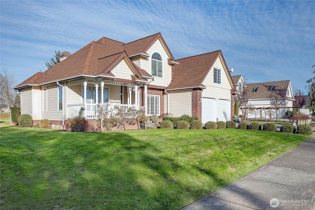 600 Sunrise Drive - Photo 1