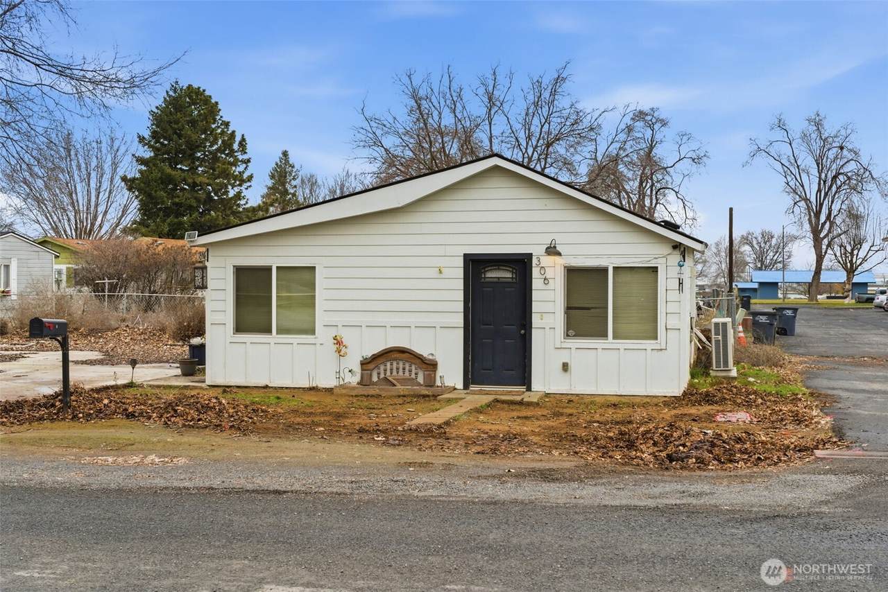306 5th Avenue - Photo 1