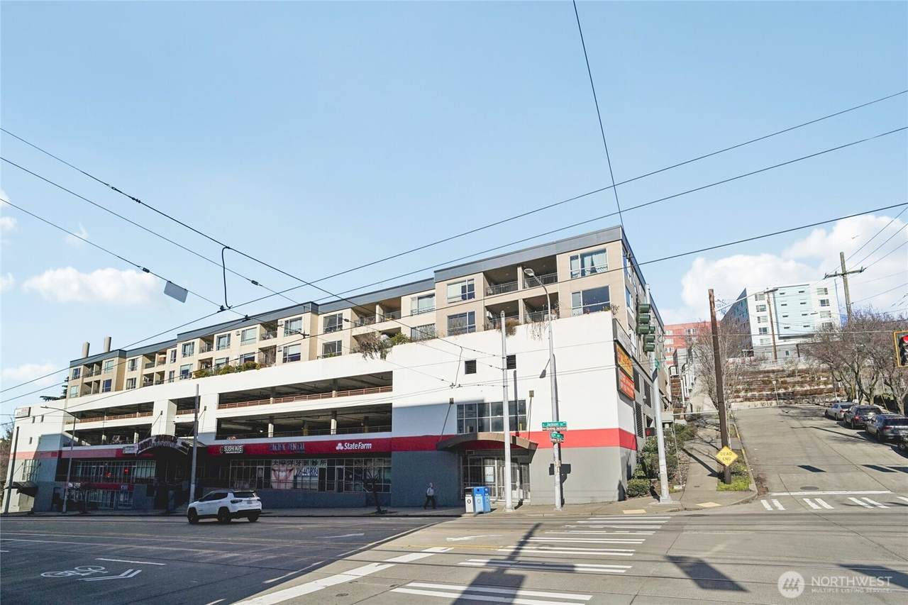 321 10th Avenue - Photo 1