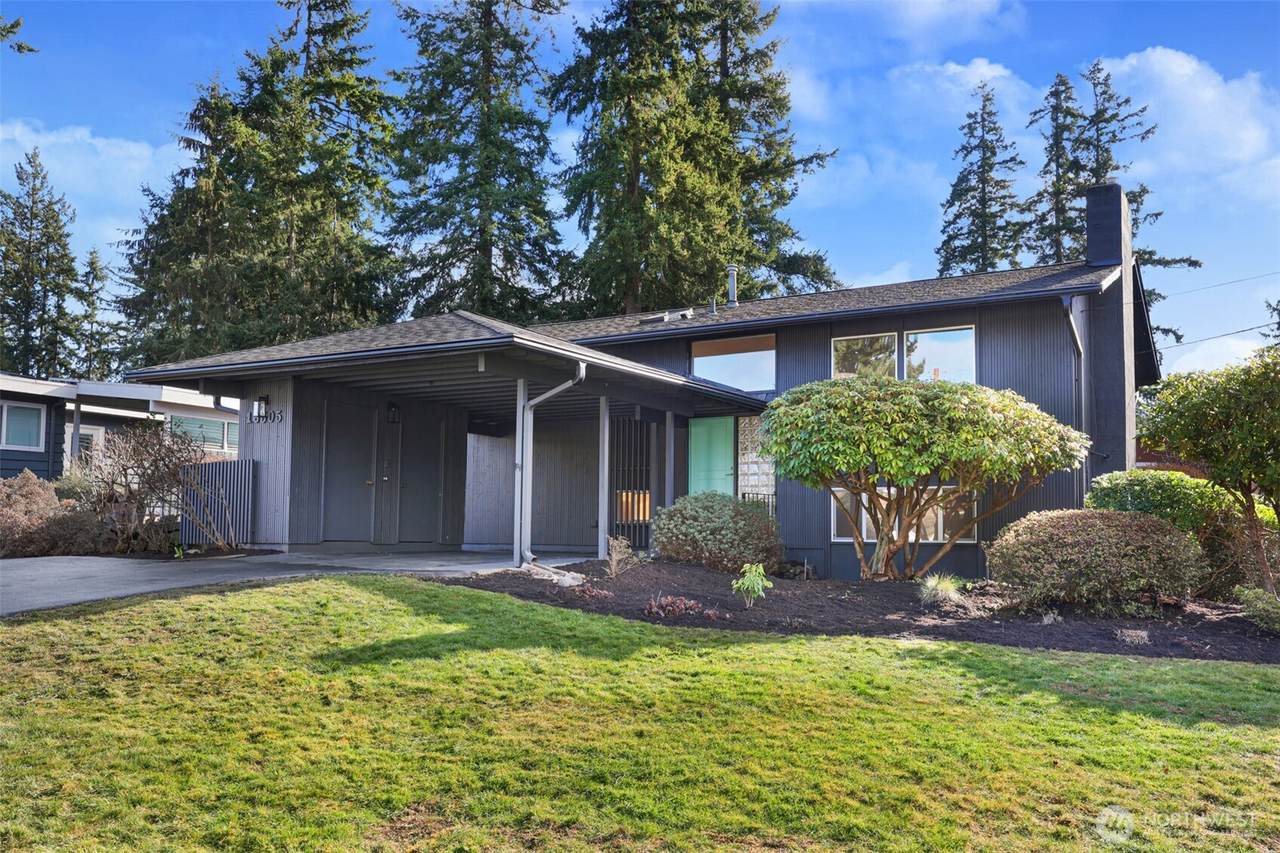 16505 67th Avenue - Photo 1