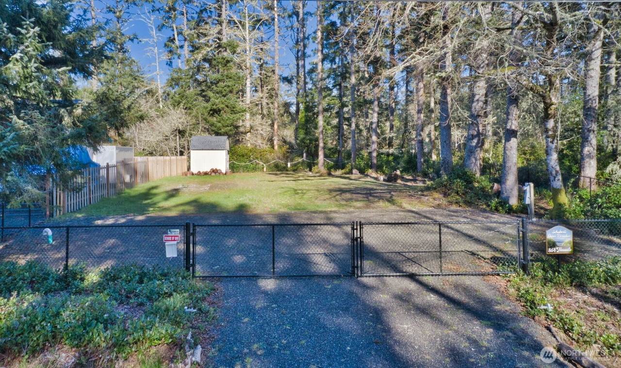 864 Hassalo Avenue - Photo 1