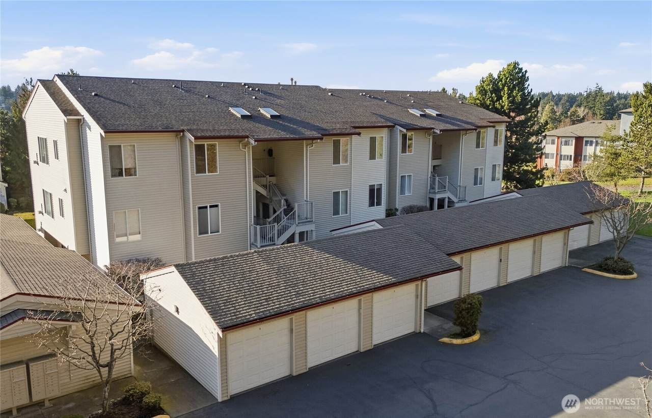 23007 Lakeview Drive - Photo 1