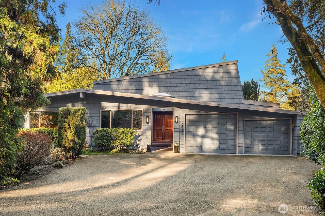 7816 32nd Street - Photo 1