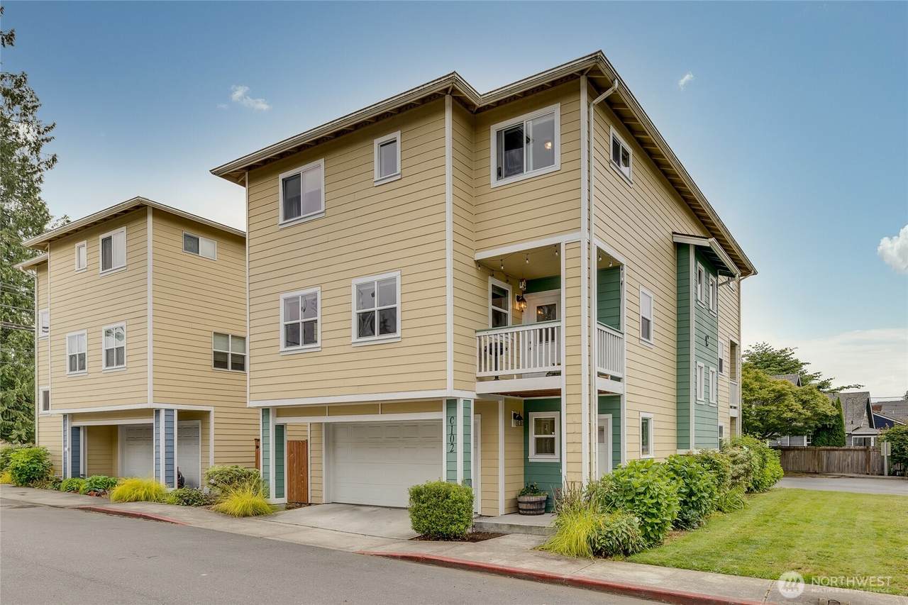 1017 Main Street - Photo 1