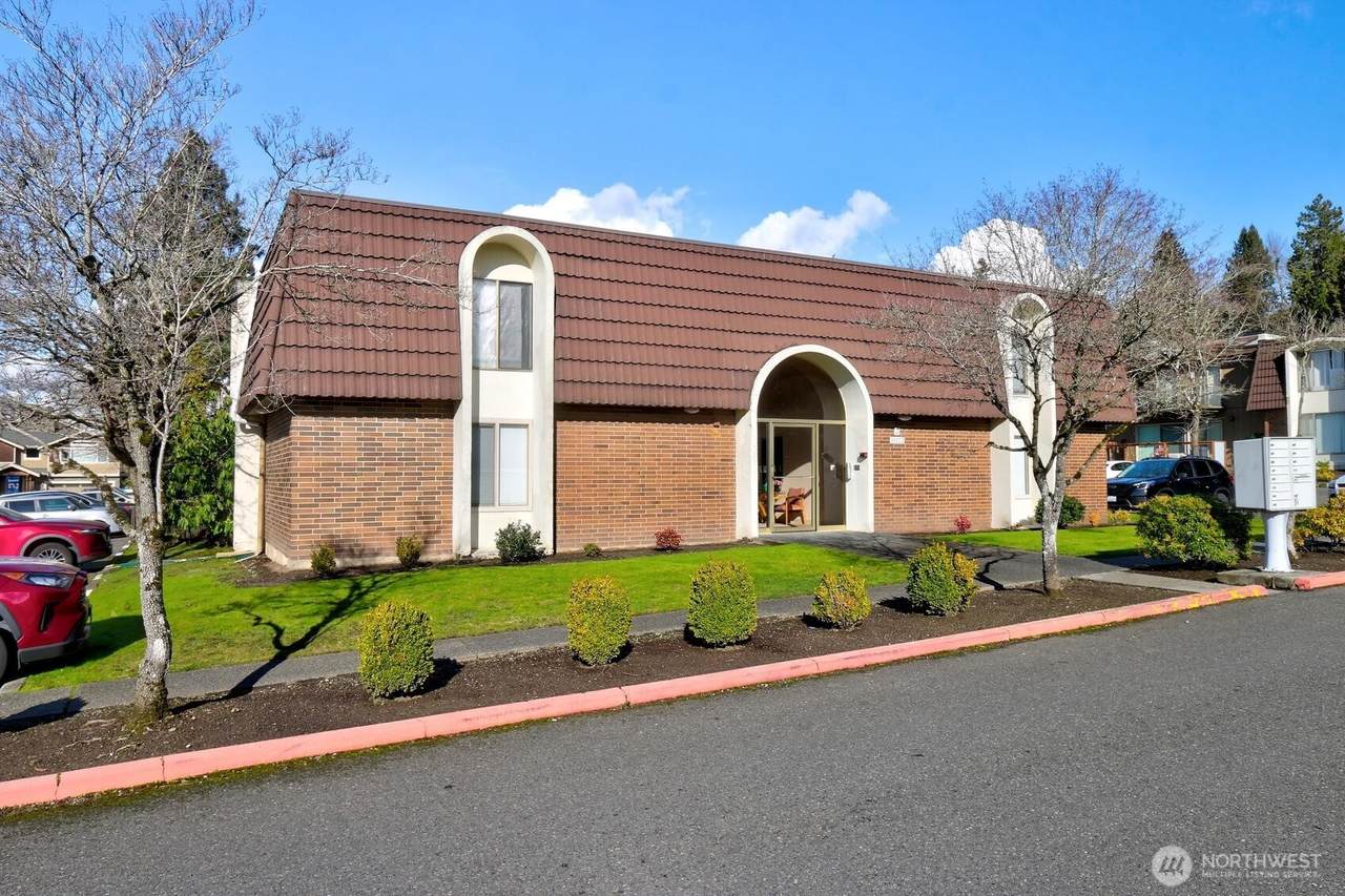 11112 68th Street - Photo 1