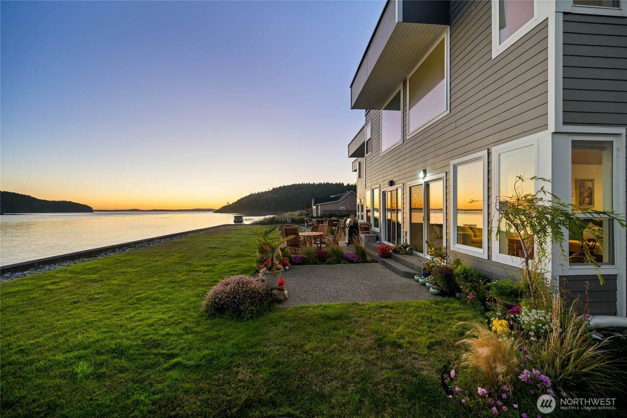 2309 Skyline Way - Photo 1