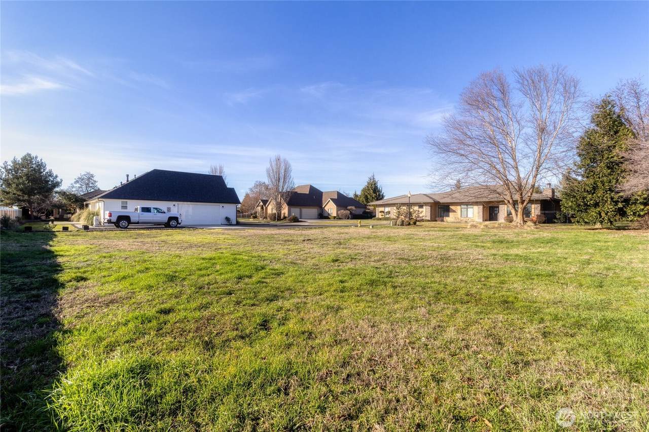 118 Country Court Place - Photo 1