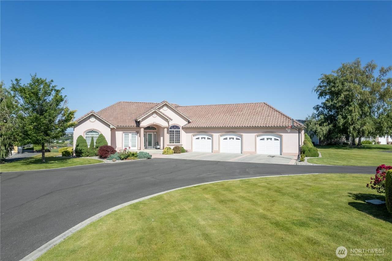 4560 Bluff Drive - Photo 1