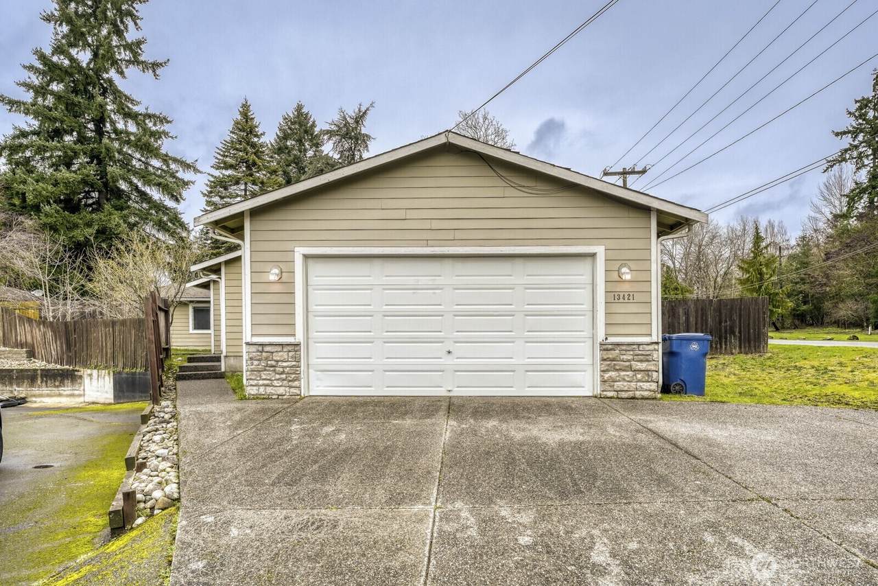 13421 Des Moines Memorial Drive - Photo 1