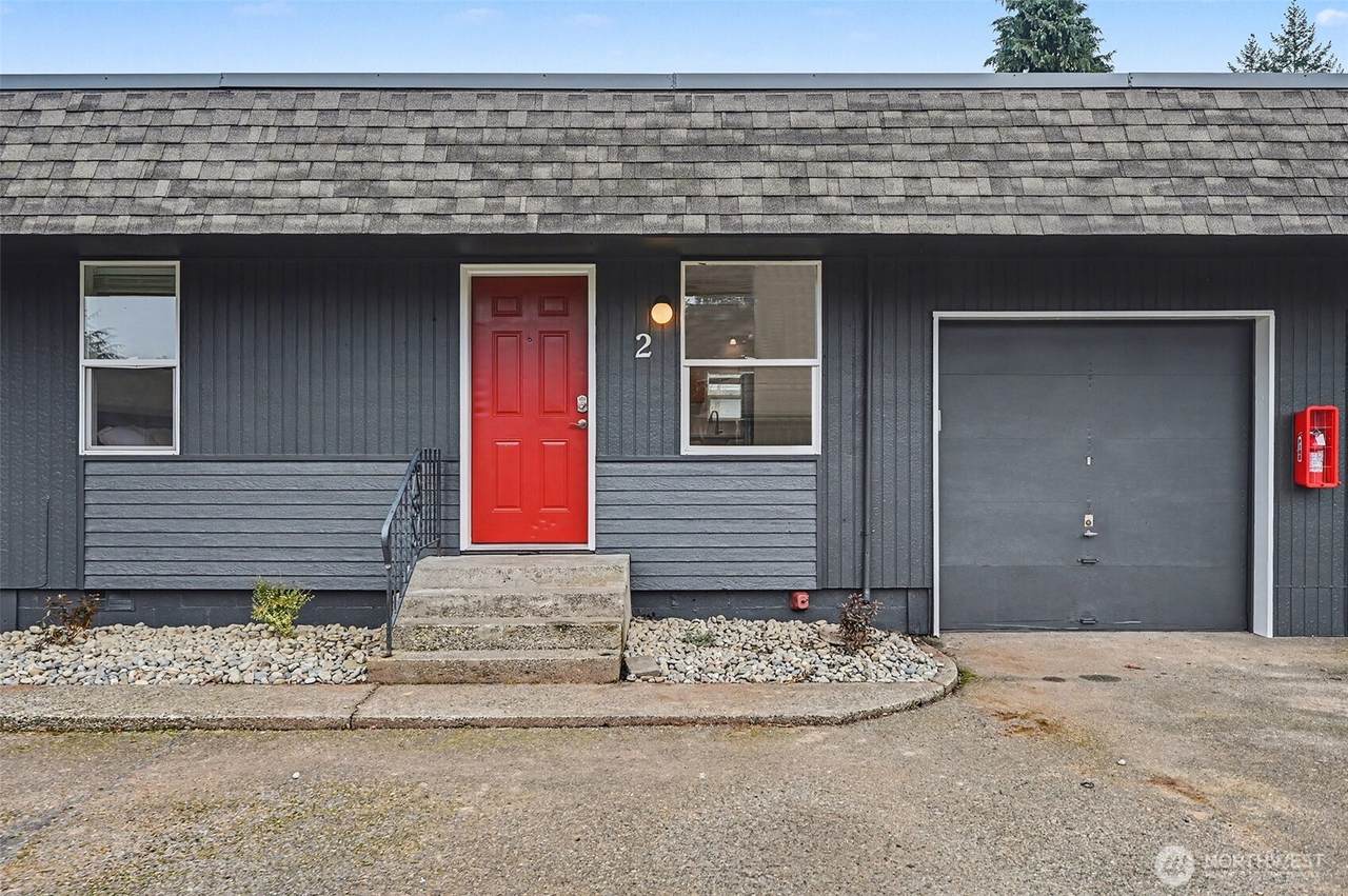 617 140th Street - Photo 1