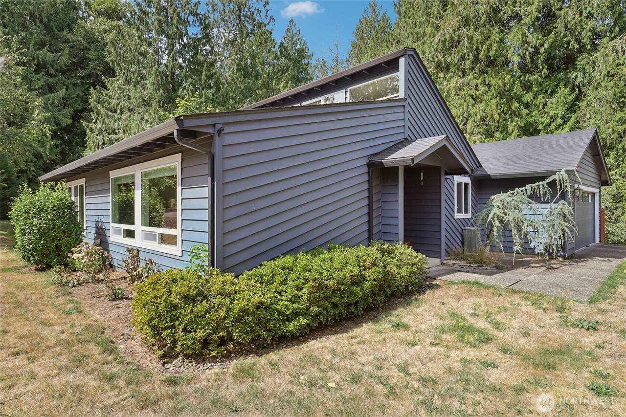 15611 181st Loop - Photo 1
