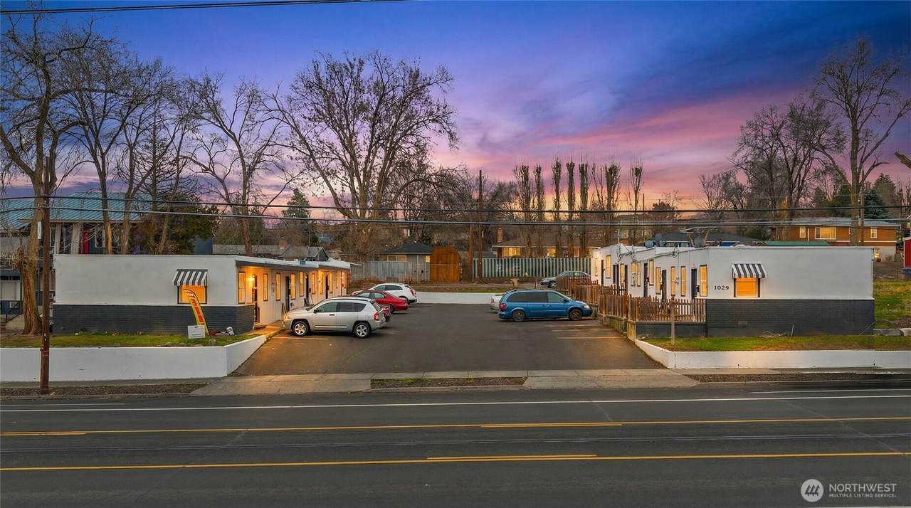 1029 Division Street - Photo 1