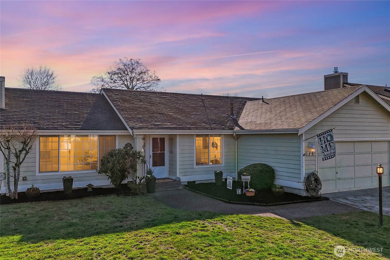 922 130th Street - Photo 1