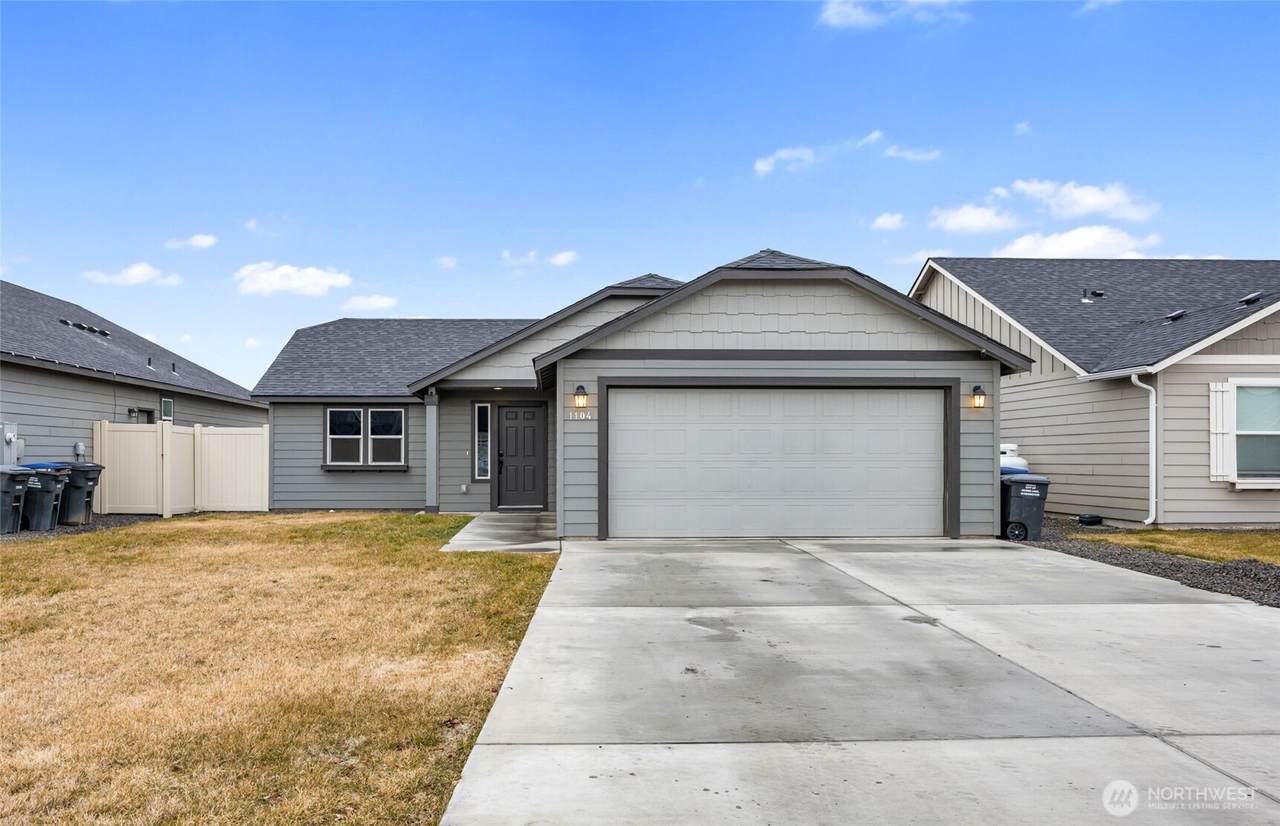 1104 Maple Drive - Photo 1