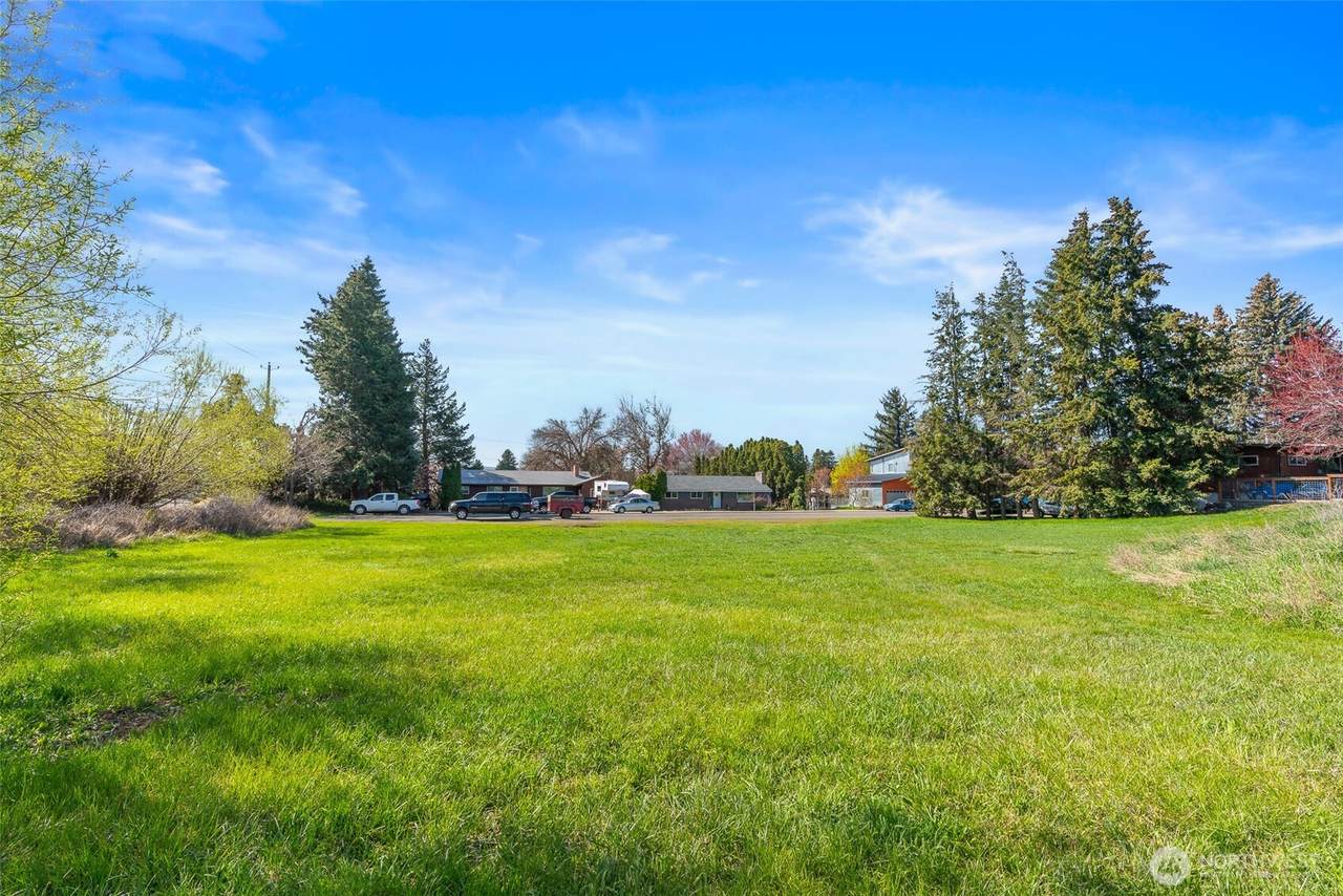 2 2nd Avenue - Photo 1