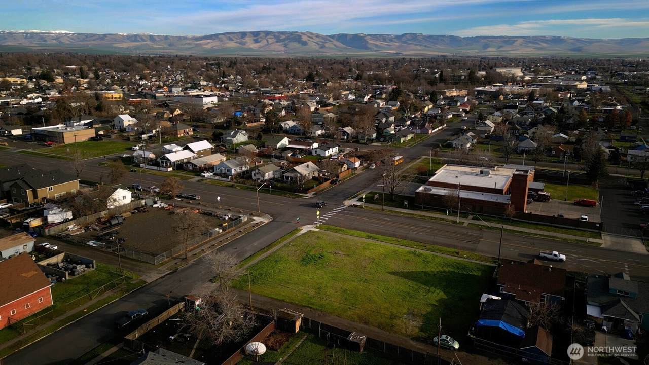 https://bt-photos.global.ssl.fastly.net/nwmls/1280_boomver_1_2481648-1.jpg