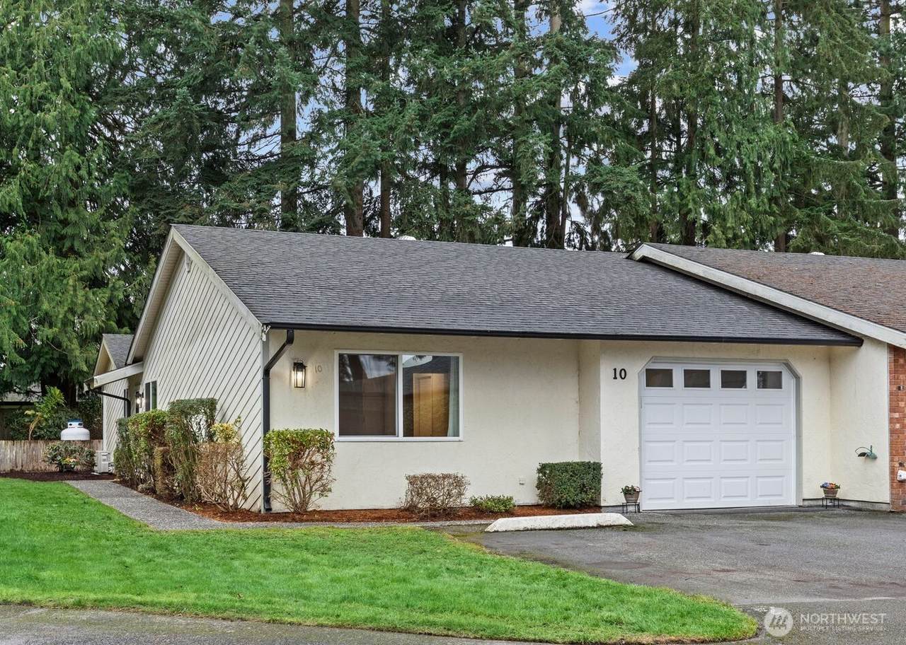 8405 55th Avenue - Photo 1