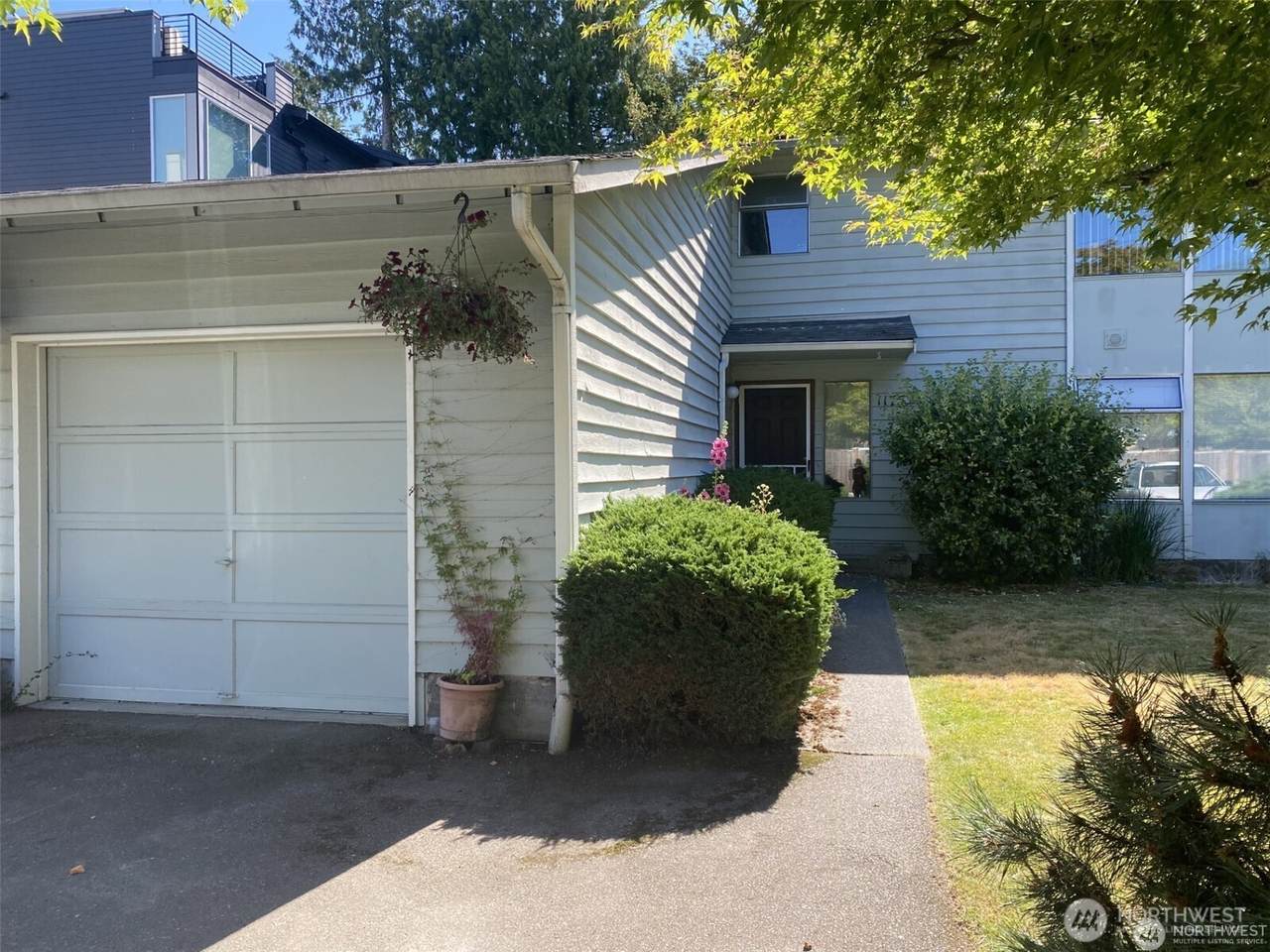 11752 Burke Avenue - Photo 1