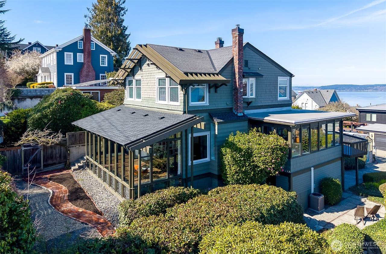 2715 29th Street - Photo 1