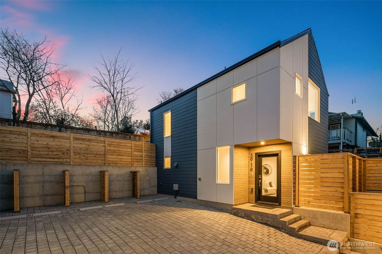 3916 Juneau Street - Photo 1