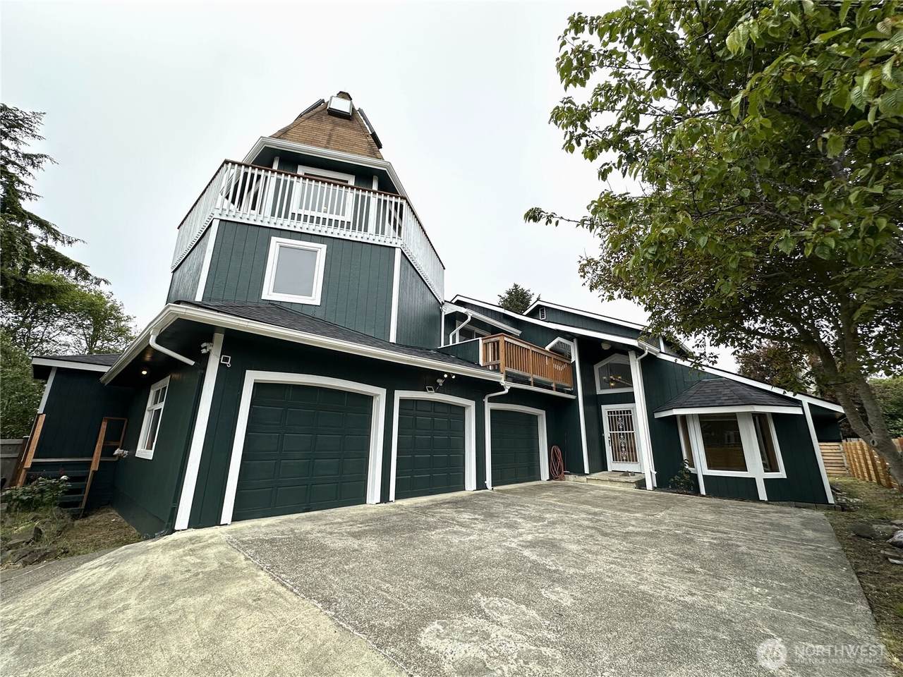 832 Whale Court - Photo 1