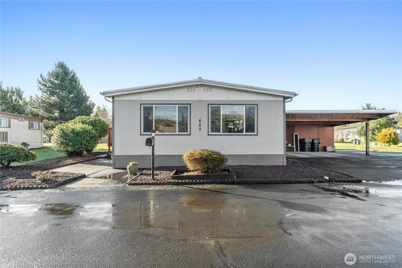 402 Carefree Circle - Photo 1