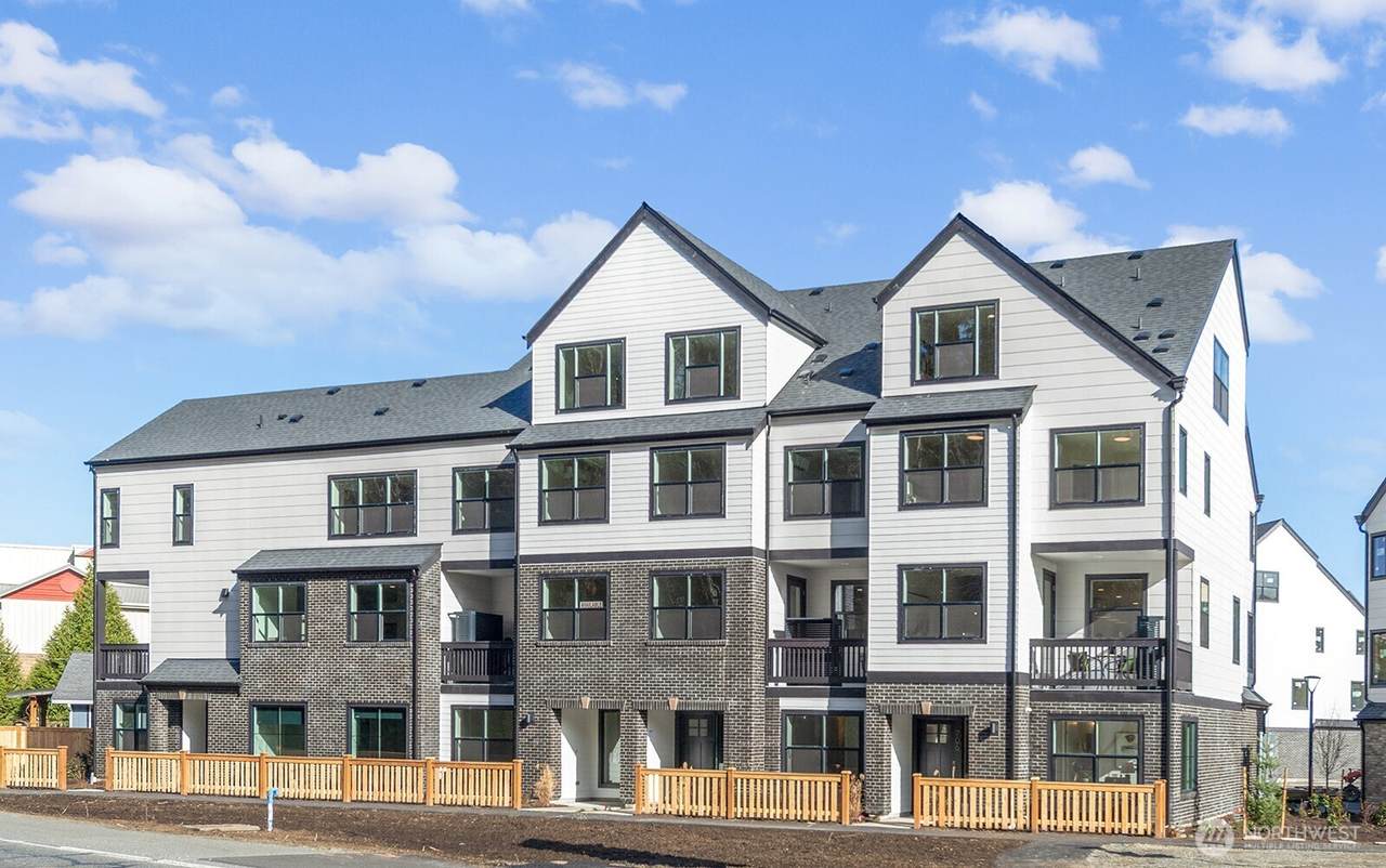 720 Newport Way - Photo 1