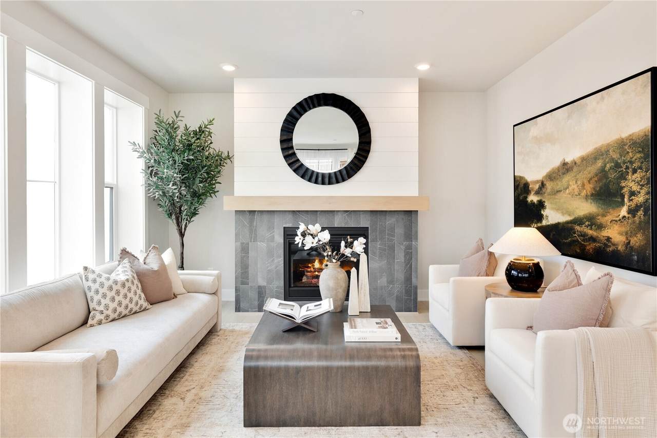 14323 149th Place - Photo 1