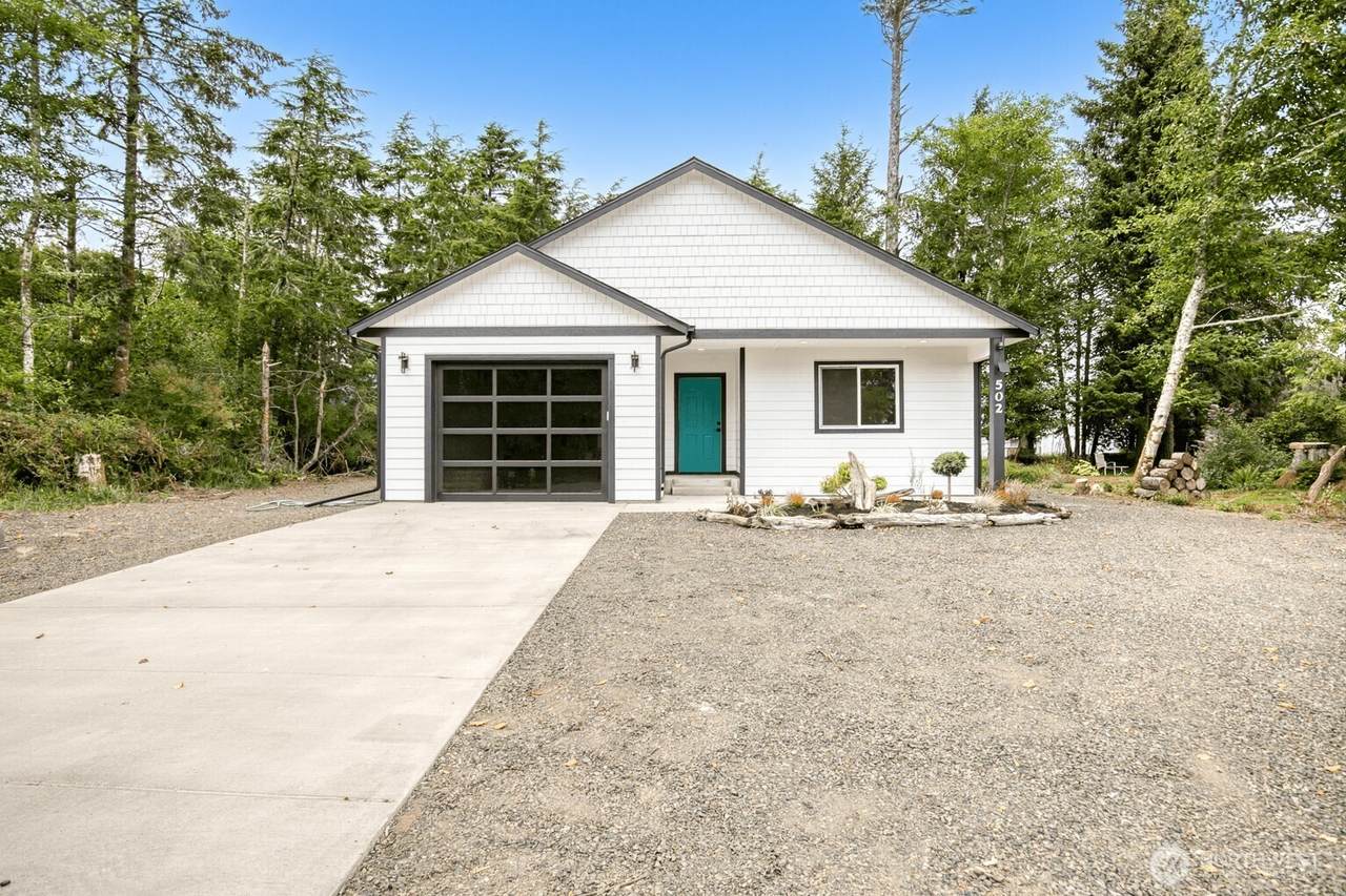 286 Seashore Street - Photo 1