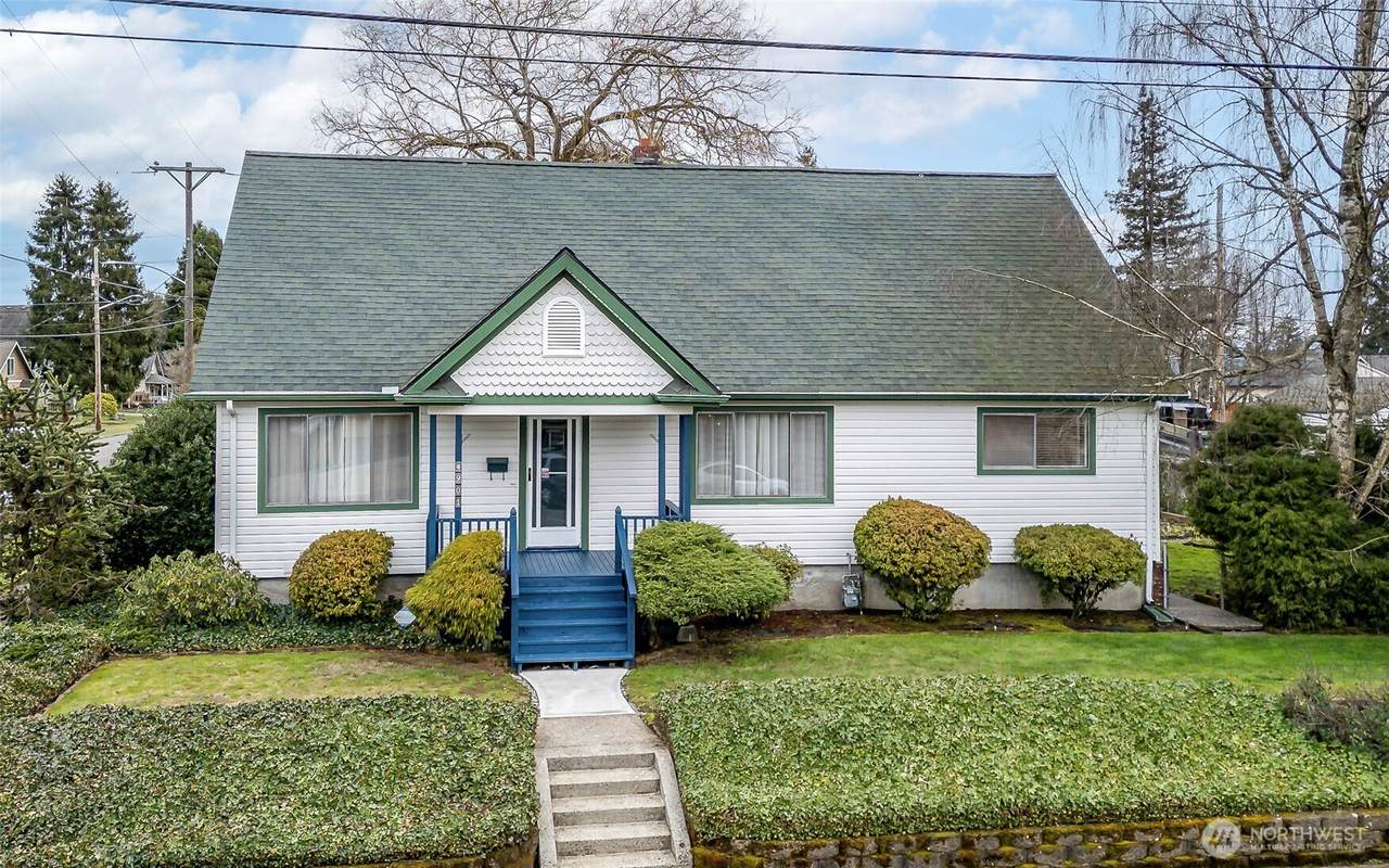 4901 Mckinley Avenue - Photo 1