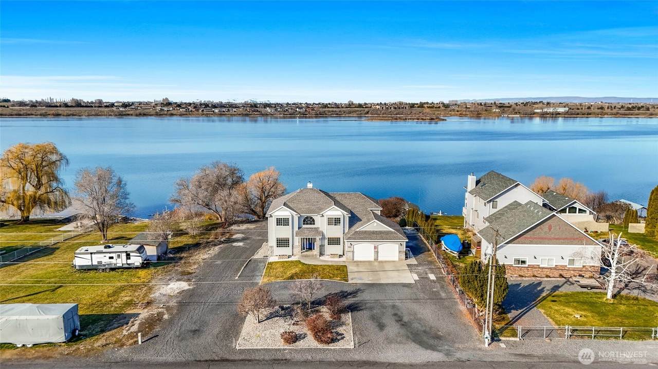 4114 Shorecrest Drive - Photo 1
