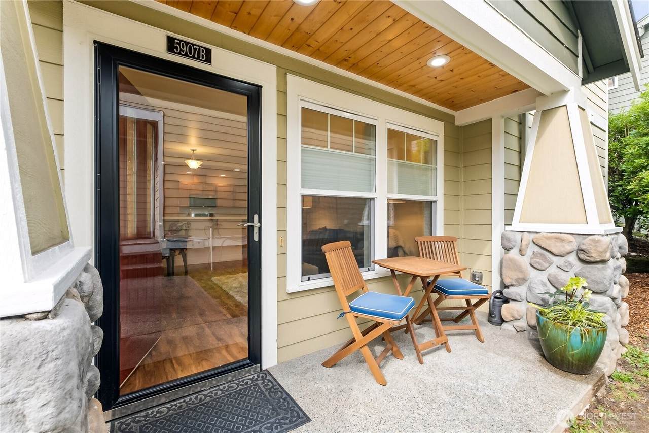 5907 40th Avenue - Photo 1