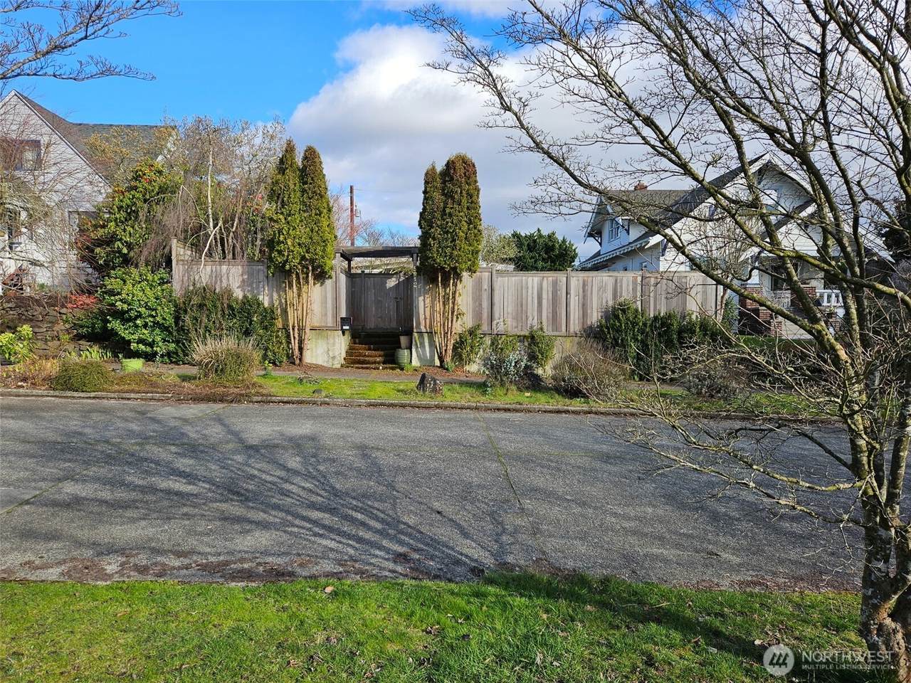 5912 45th Avenue - Photo 1