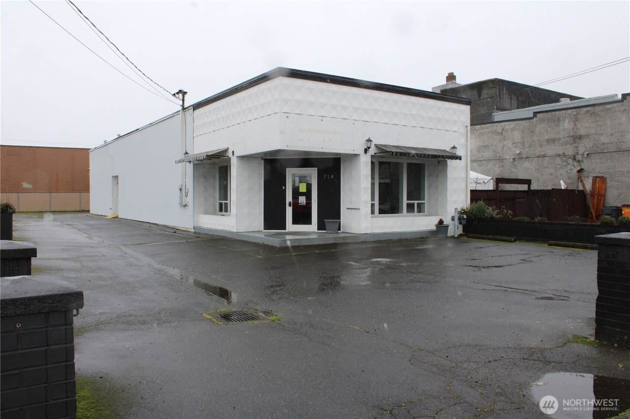 714 J Street - Photo 1