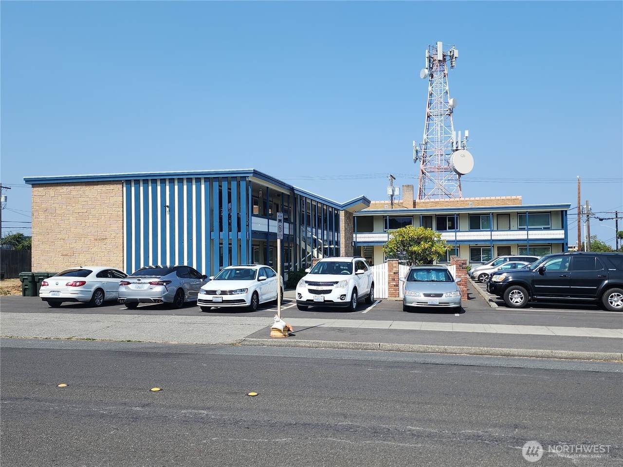 402 Laurel Street - Photo 1